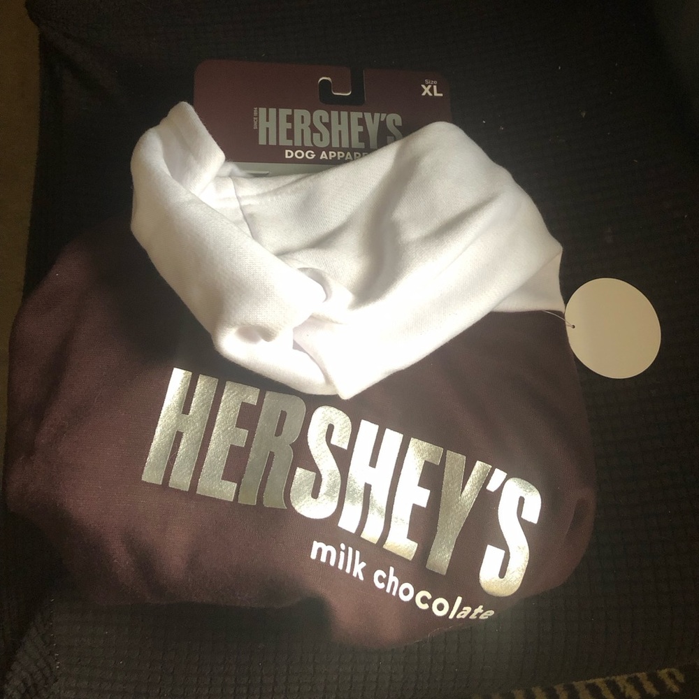 🎃💜Hershey’s XL Dog Sweatshirt- 689 $20 or $18 w/offer